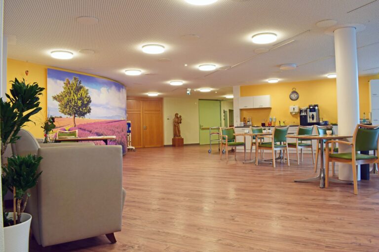 Trakt B-C Waldrose Eingang